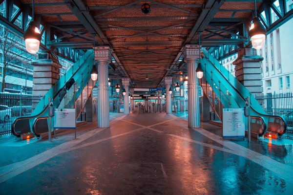 Qui a construit le Forum des Halles ?